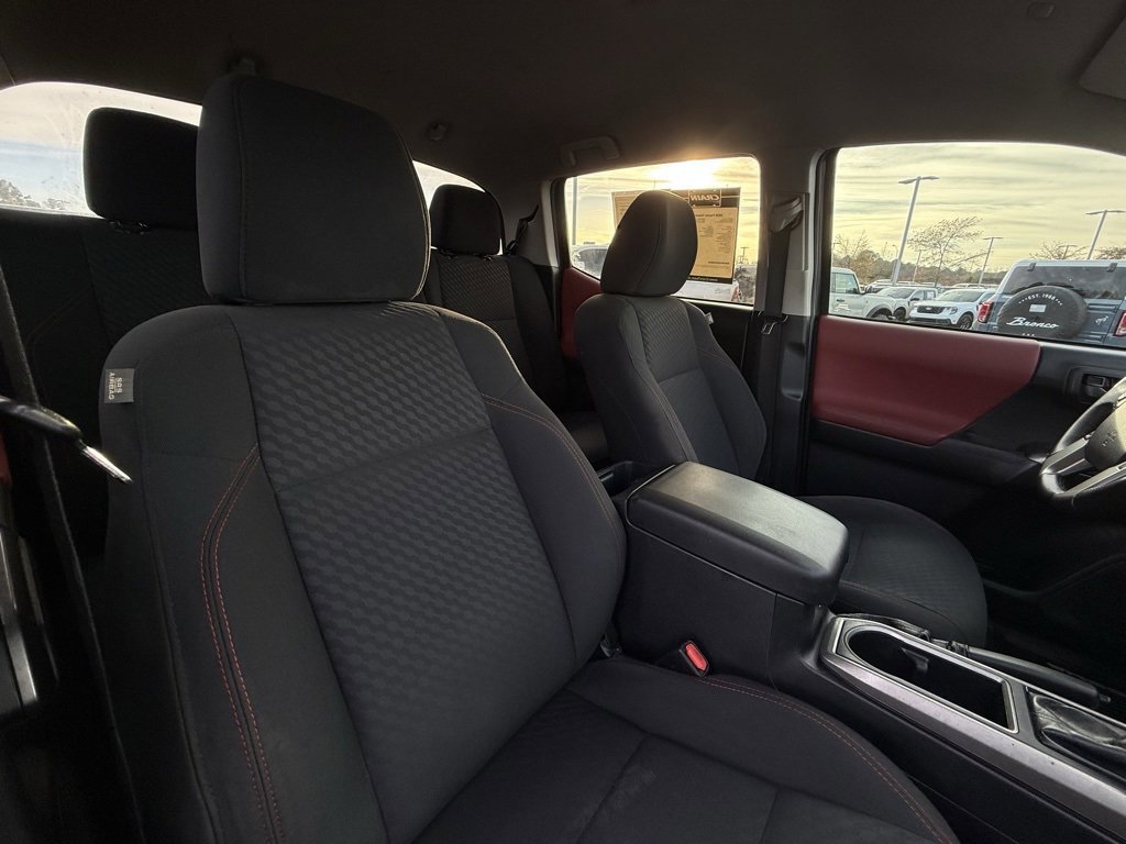 Used 2020 Toyota Tacoma SR5 image 29