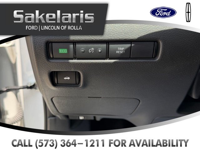Used 2024 Nissan Sentra SV FWD image 14