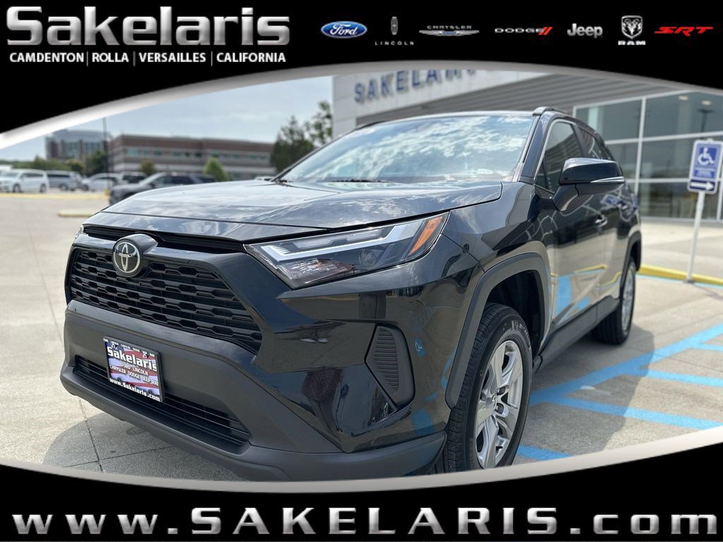Used 2023 Toyota RAV4 XLE image 1