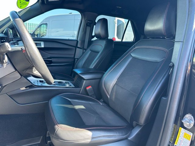 Certified 2023 Ford Explorer ST-Line AWD/4WD image 9