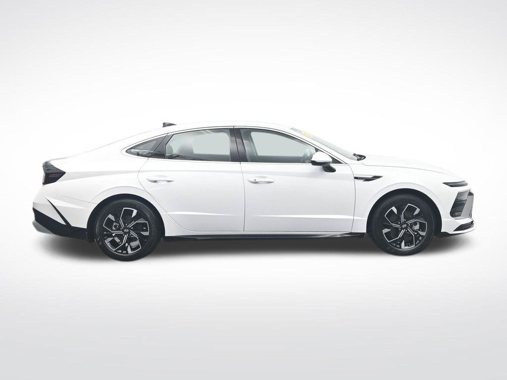 Used 2025 Hyundai Sonata SEL FWD image 4