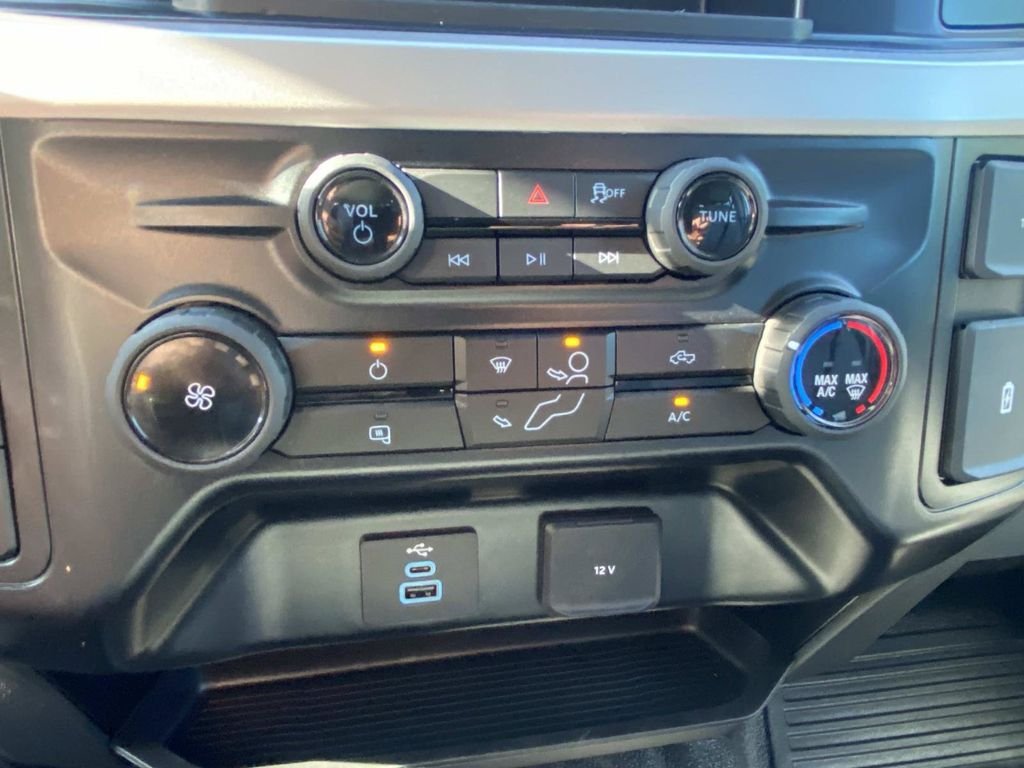 Certified 2025 Ford F250 XL AWD/4WD image 24