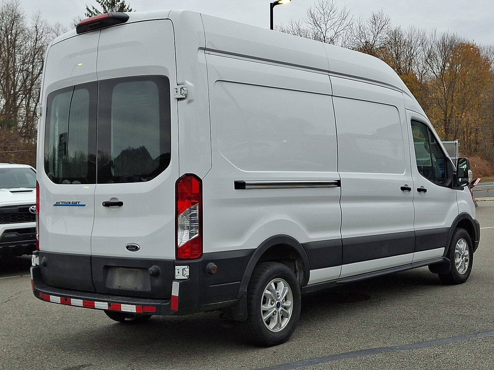 Certified 2022 Ford E-Transit image 11
