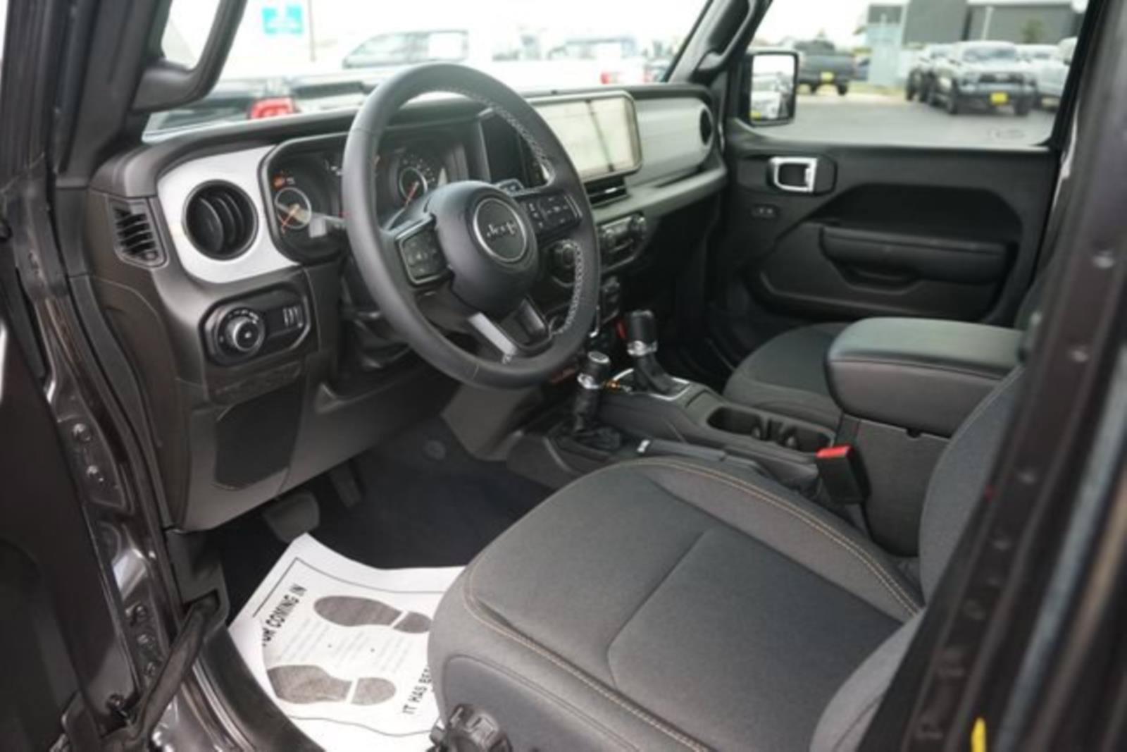 Used 2025 Jeep Wrangler Unlimited Sport AWD/4WD image 8