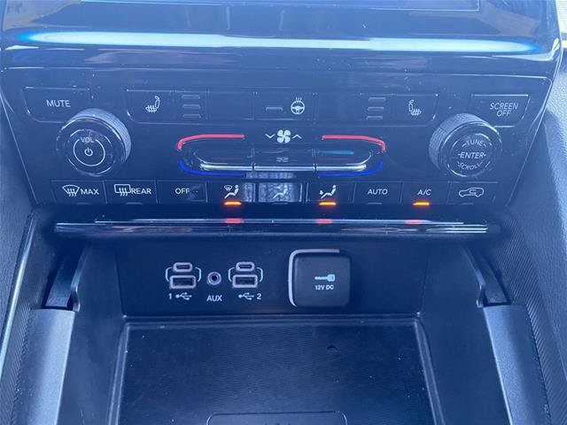 Used 2025 Jeep Grand Cherokee Altitude AWD/4WD image 24