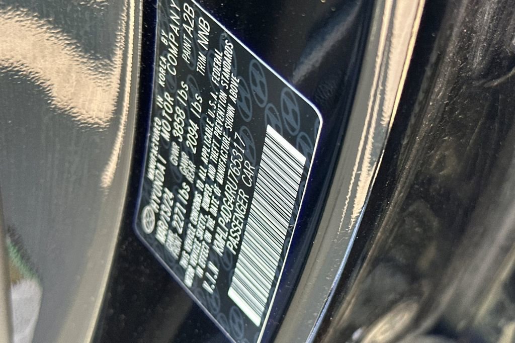 Used 2024 Hyundai Elantra Limited image 23