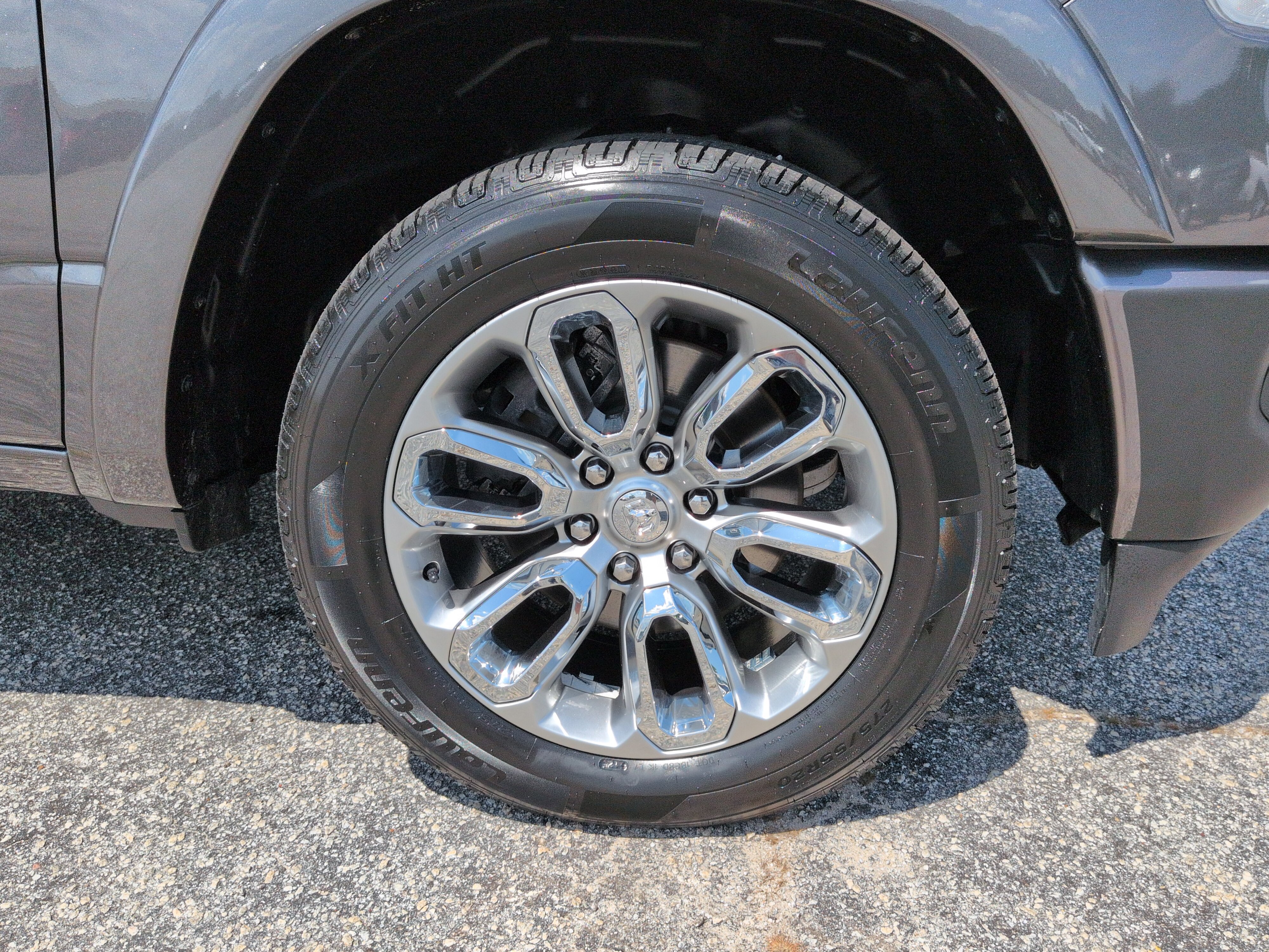 Used 2022 RAM 1500 Laramie AWD/4WD image 9