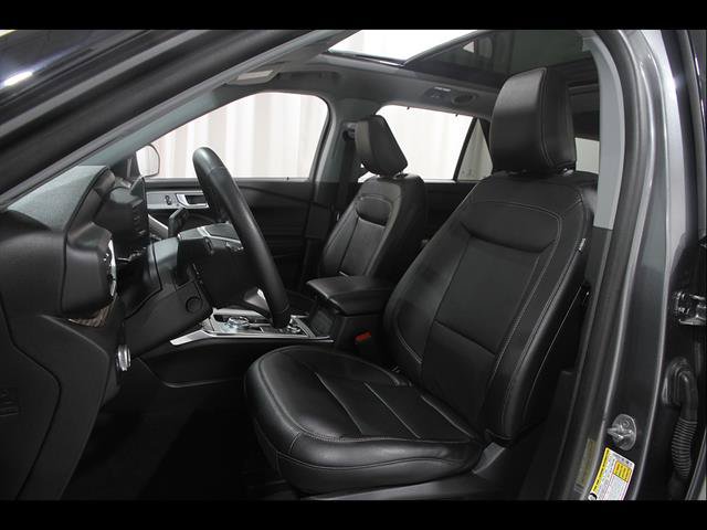 Certified 2023 Ford Explorer Limited w/ Equipment Group 301A AWD/4WD image 6