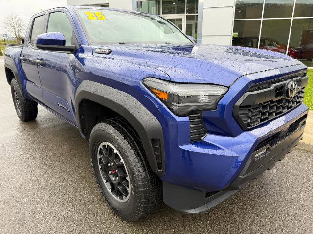 Used 2025 Toyota Tacoma TRD Off-Road AWD/4WD image 4