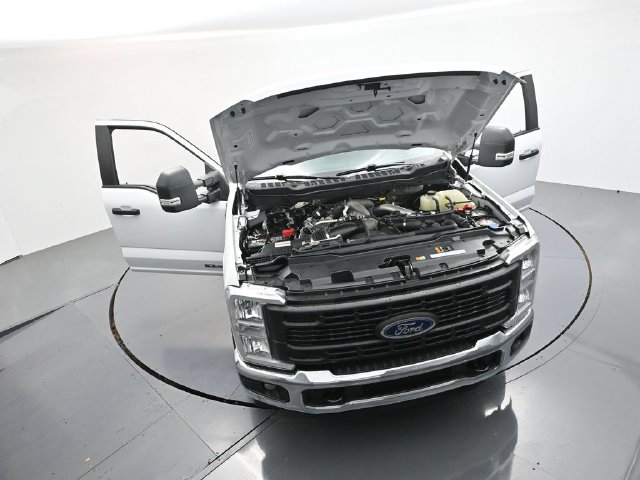 Certified 2026 Ford F250 XL w/ XL Chrome Package RWD image 52