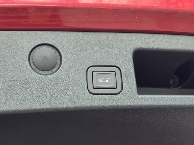 Used 2025 Chevrolet Equinox ACTIV AWD/4WD image 32