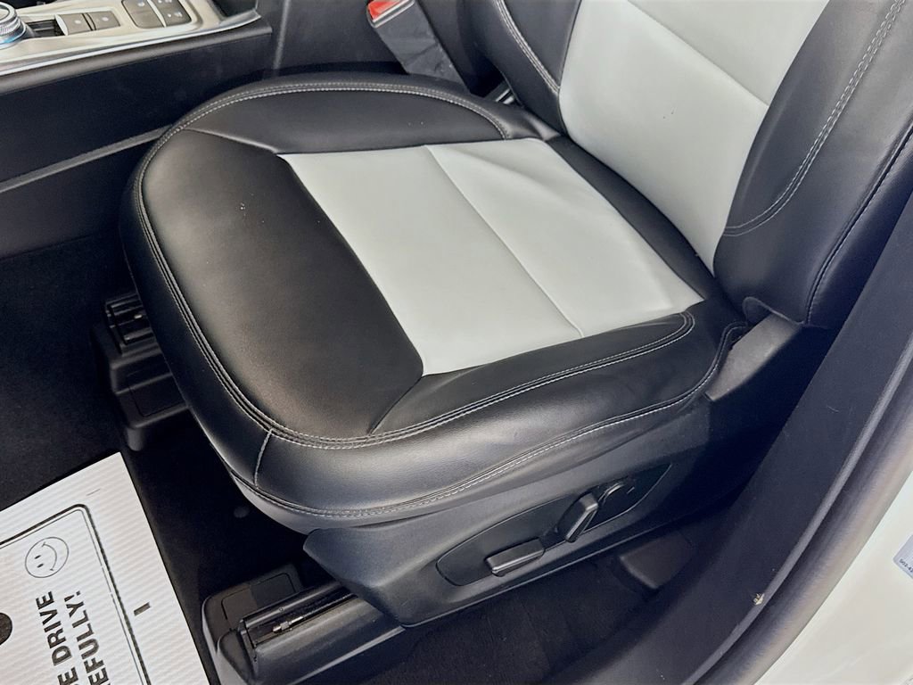 Certified 2022 Ford Explorer XLT w/ Equipment Group 202A RWD image 19