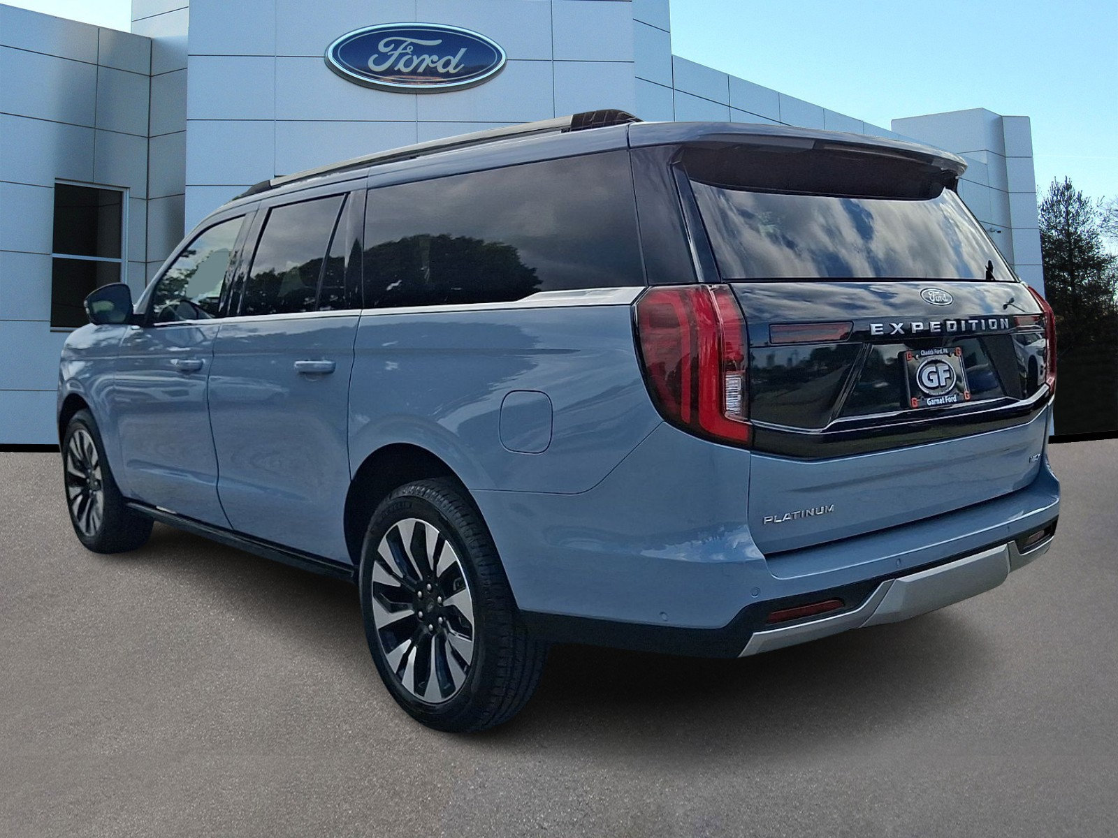 Certified 2025 Ford Expedition Max Platinum w/ Driver's Package AWD/4WD image 5
