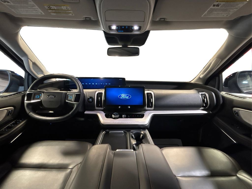 Certified 2025 Ford Expedition Active AWD/4WD image 31
