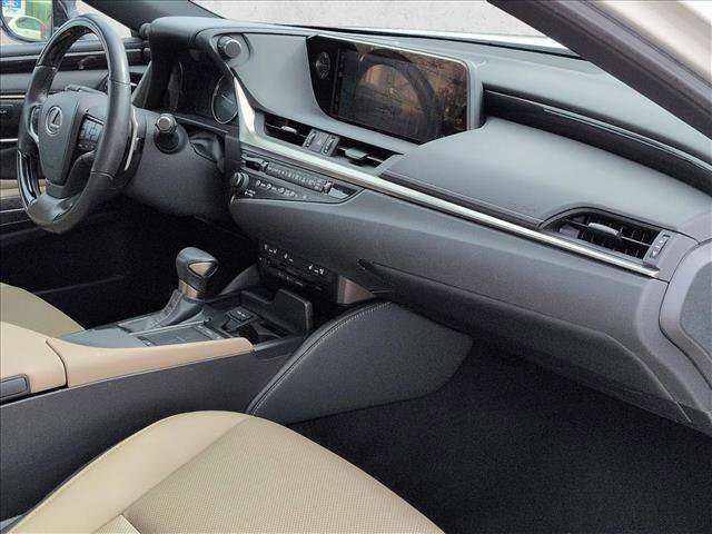 Used 2020 Lexus ES 300h w/ Premium Package image 23