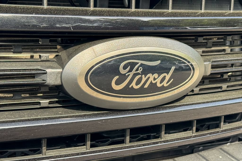 Certified 2022 Ford F350 Lariat w/ Black Appearance Package AWD/4WD image 10