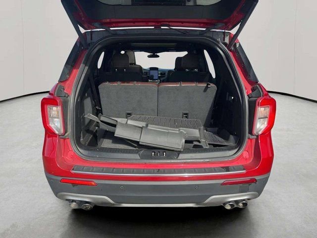Certified 2023 Ford Explorer Platinum w/ Premium Technology Package image 18