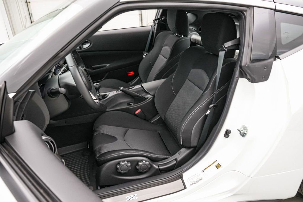 Used 2024 Nissan Z Sport w/ Floor Mat Package image 22
