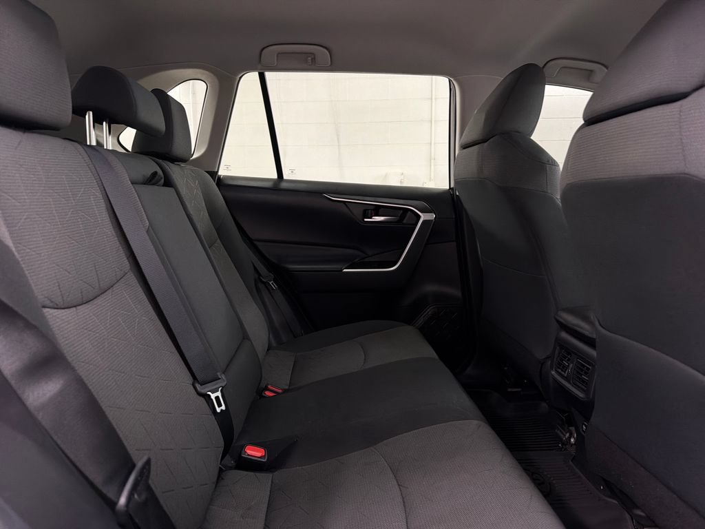 Used 2020 Toyota RAV4 XLE FWD image 29