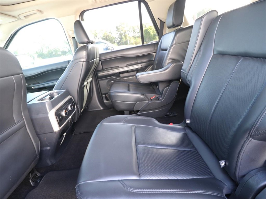 Certified 2022 Ford Expedition XLT image 11