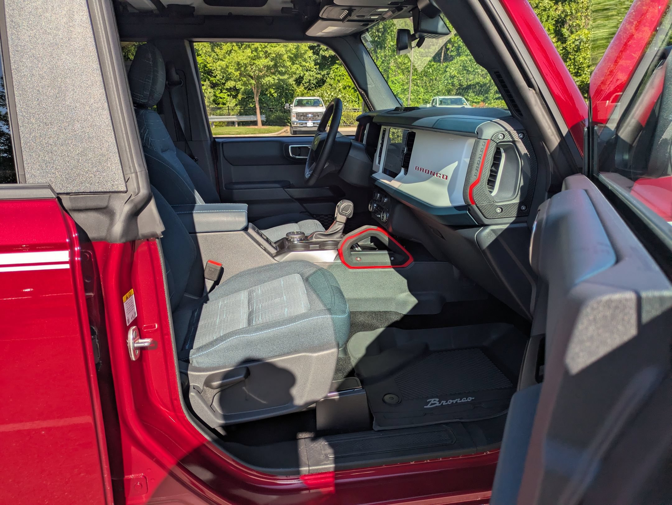 Certified 2025 Ford Bronco Heritage Edition AWD/4WD image 39