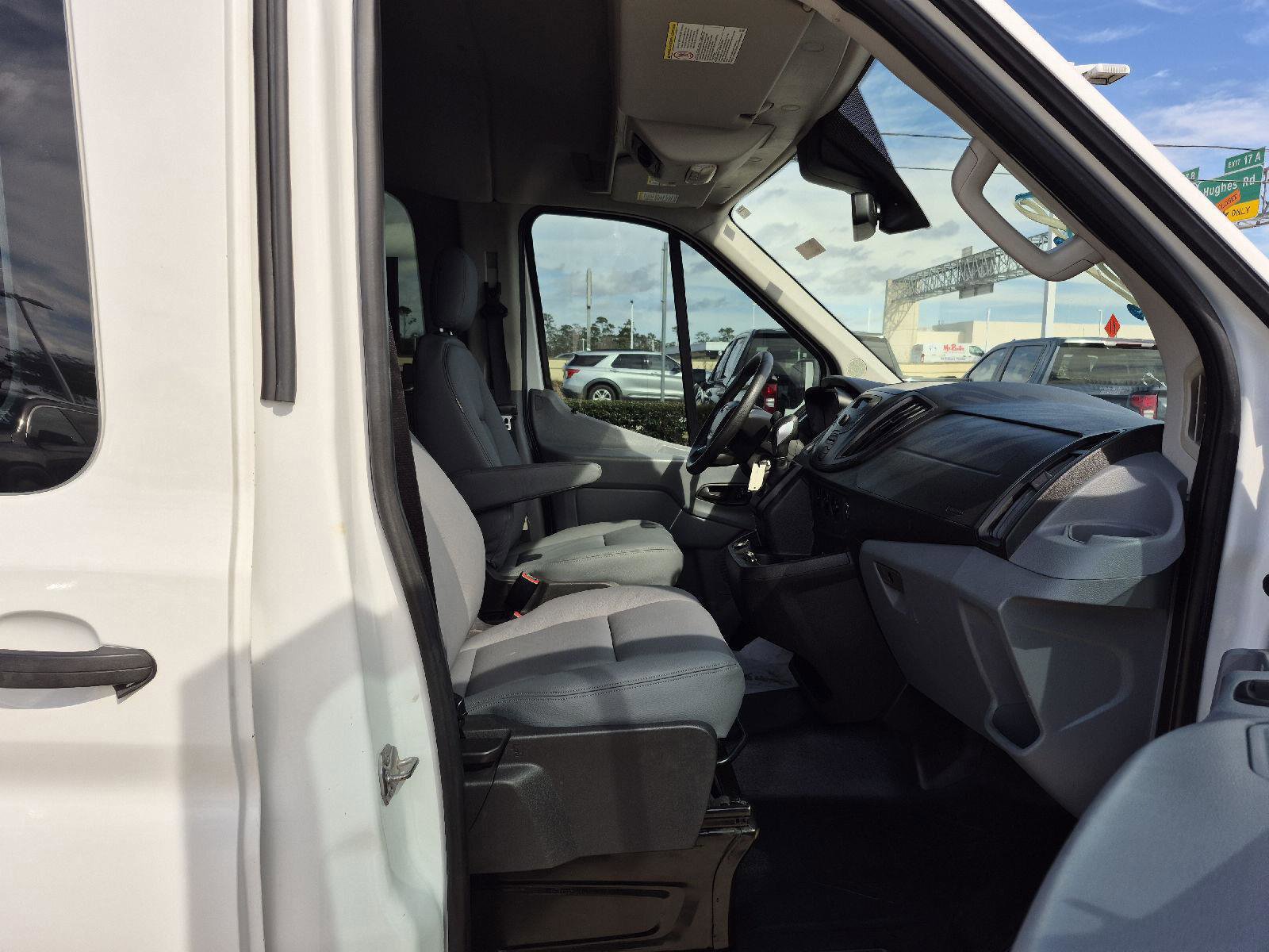 Certified 2019 Ford Transit 350 XL image 18