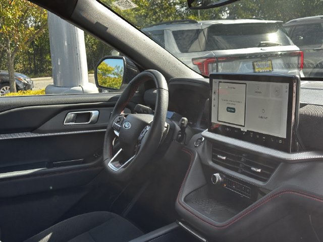Certified 2025 Ford Explorer ST AWD/4WD image 33