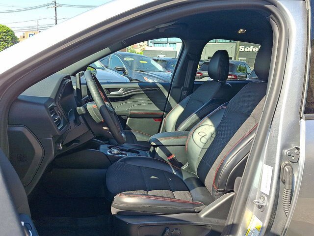 Certified 2023 Ford Escape ST-Line AWD/4WD image 11