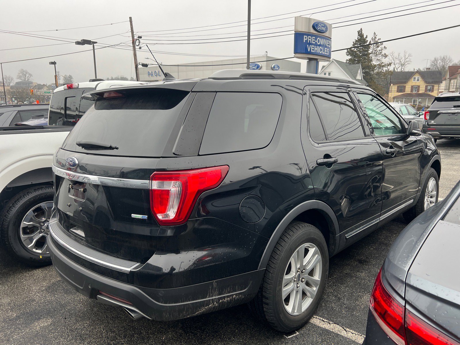 Certified 2018 Ford Explorer XLT w/ Equipment Group 202A image 4