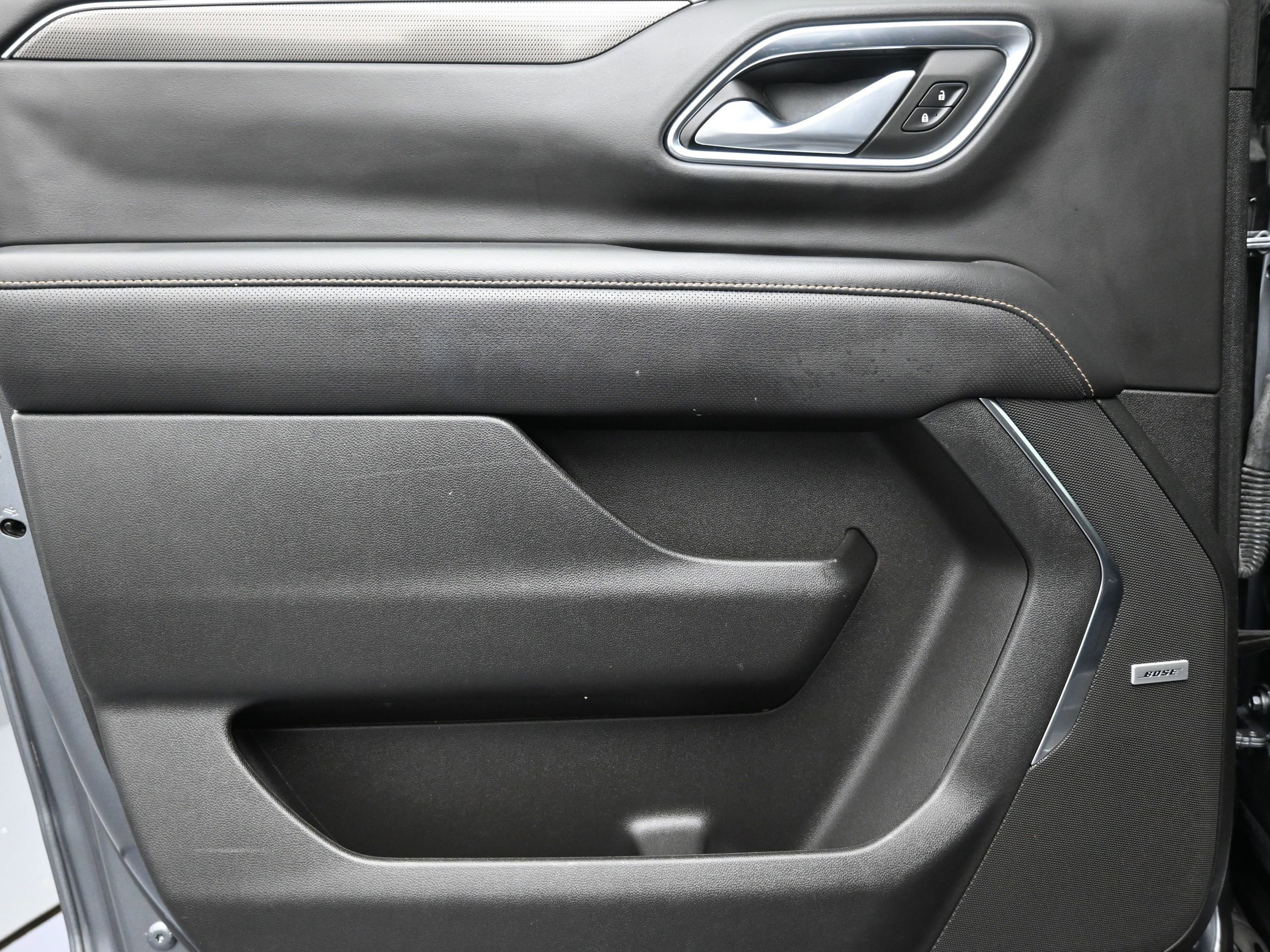 Used 2022 GMC Yukon XL AT4 image 34