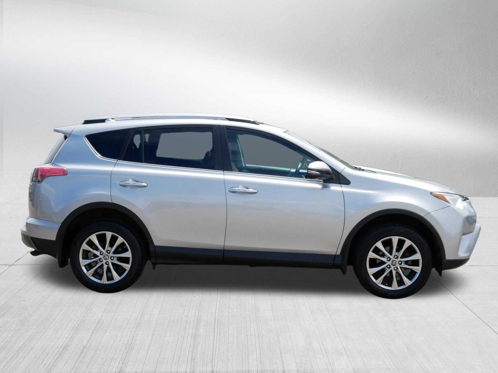 Used 2017 Toyota RAV4 Limited AWD/4WD image 8