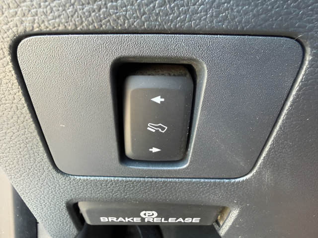 Certified 2022 Ford F350 Lariat w/ Lariat Value Package AWD/4WD image 22
