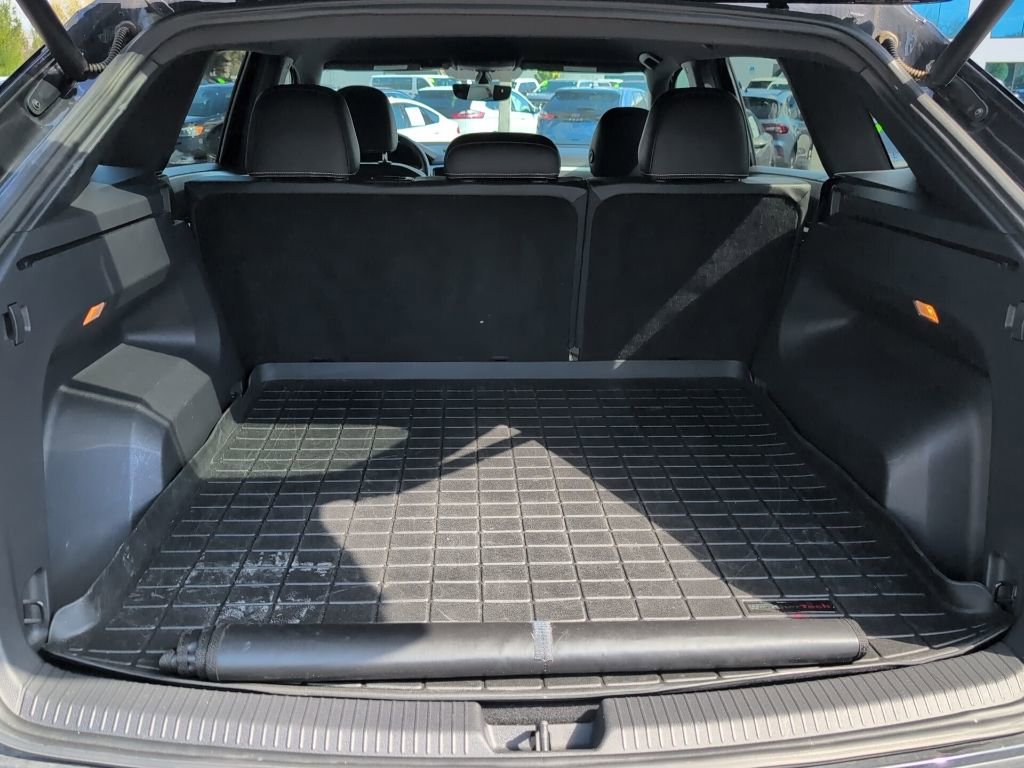 Used 2021 Volkswagen Atlas Cross Sport SE image 12