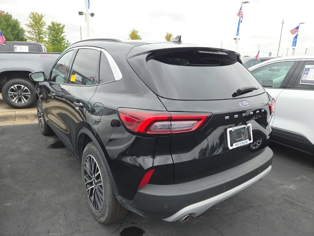 Certified 2023 Ford Escape SE FWD image 8