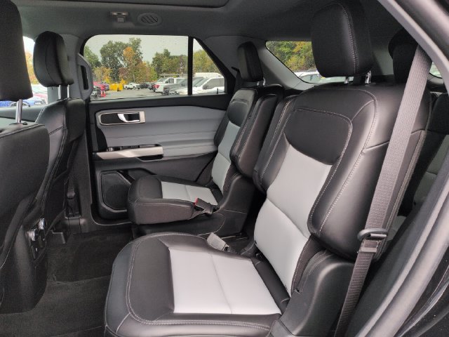 Certified 2023 Ford Explorer XLT w/ Equipment Group 202A AWD/4WD image 26