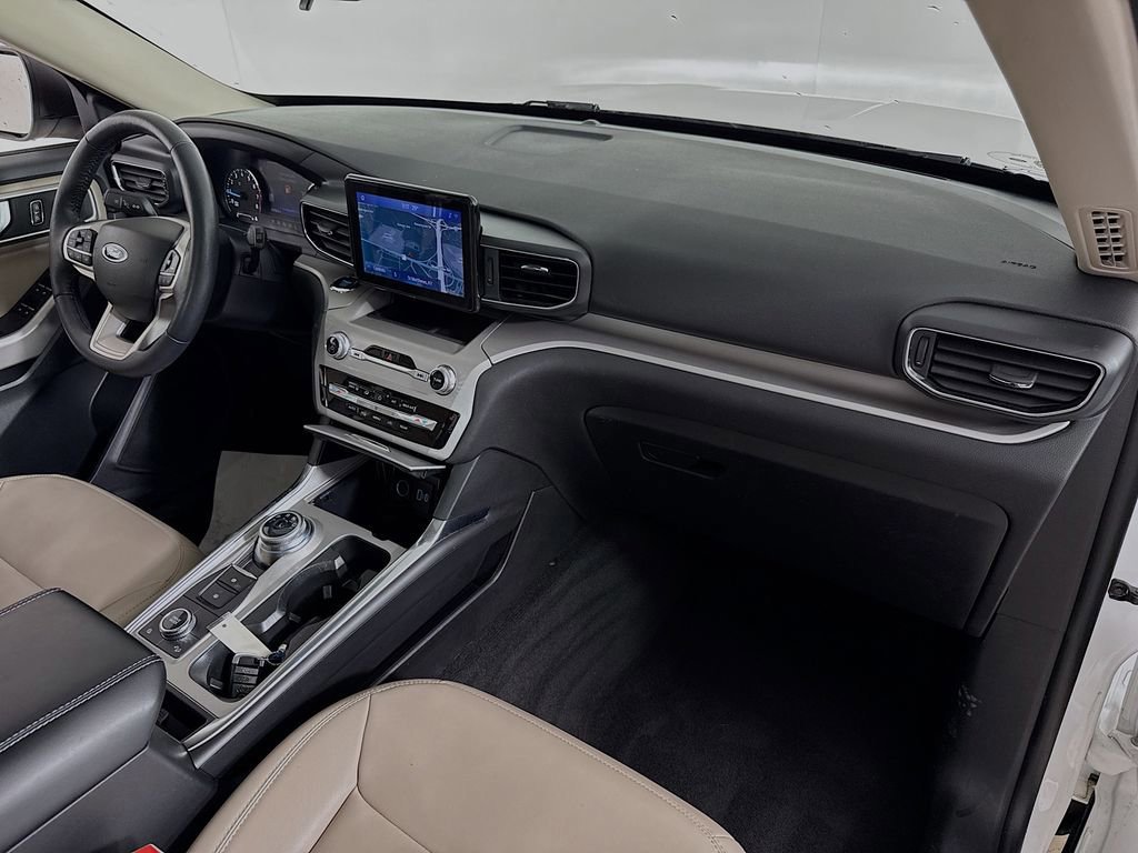 Certified 2023 Ford Explorer XLT w/ Equipment Group 202A image 31