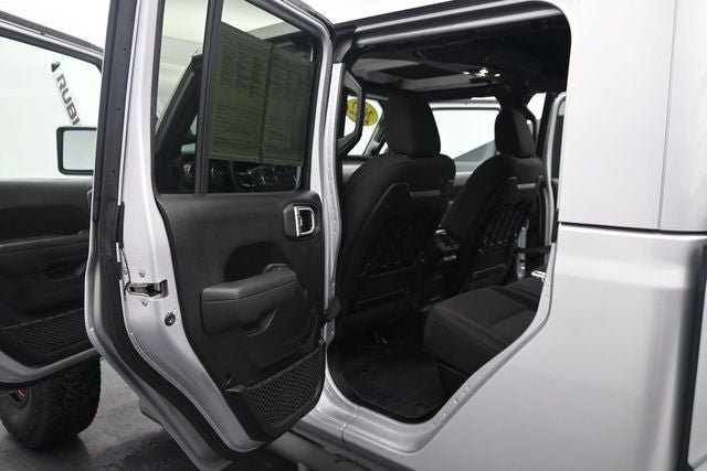 Used 2022 Jeep Gladiator Rubicon w/ LED Lighting Group AWD/4WD image 15