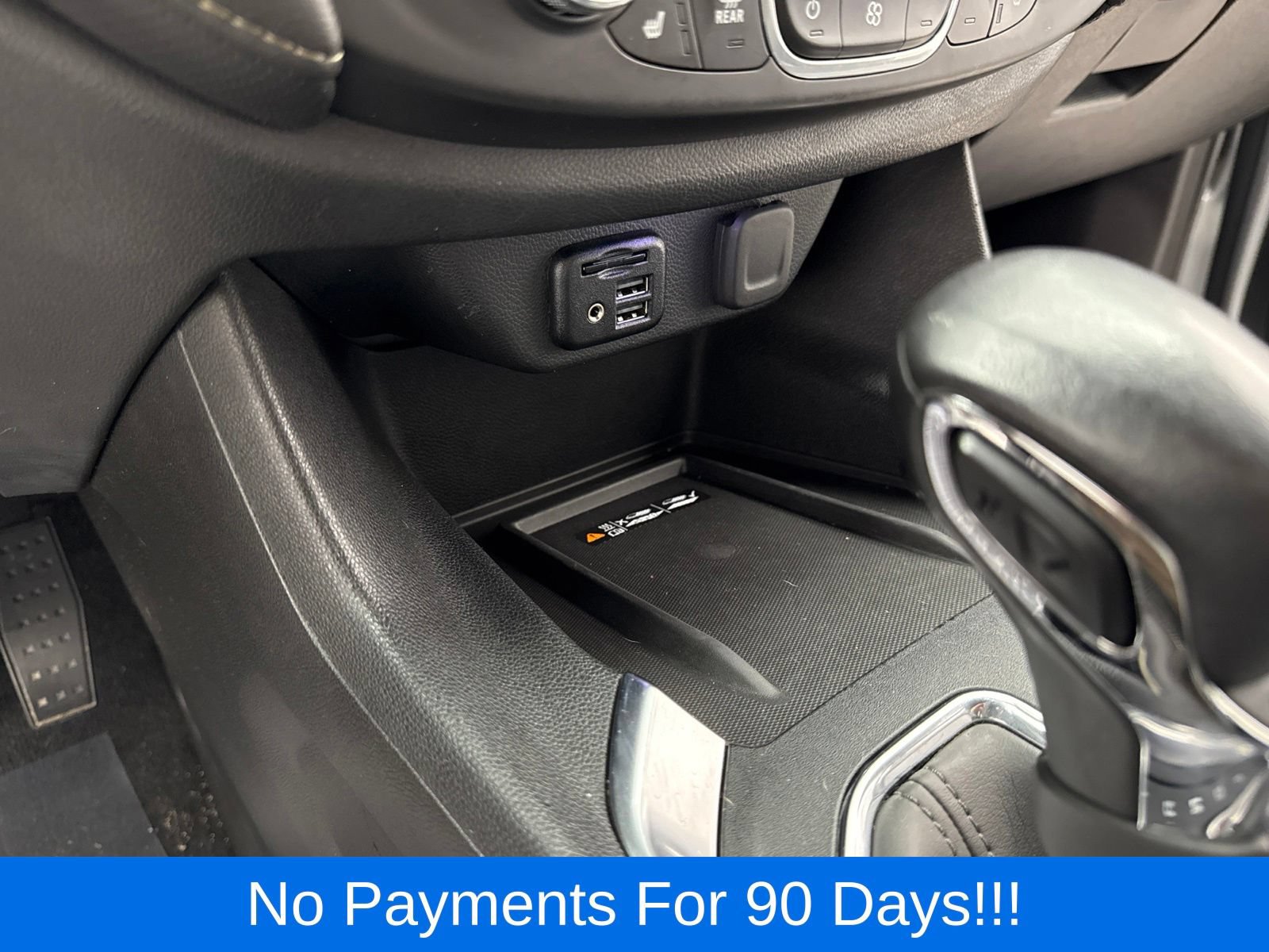 Used 2022 Chevrolet Traverse Premier w/ Redline Edition AWD/4WD image 18
