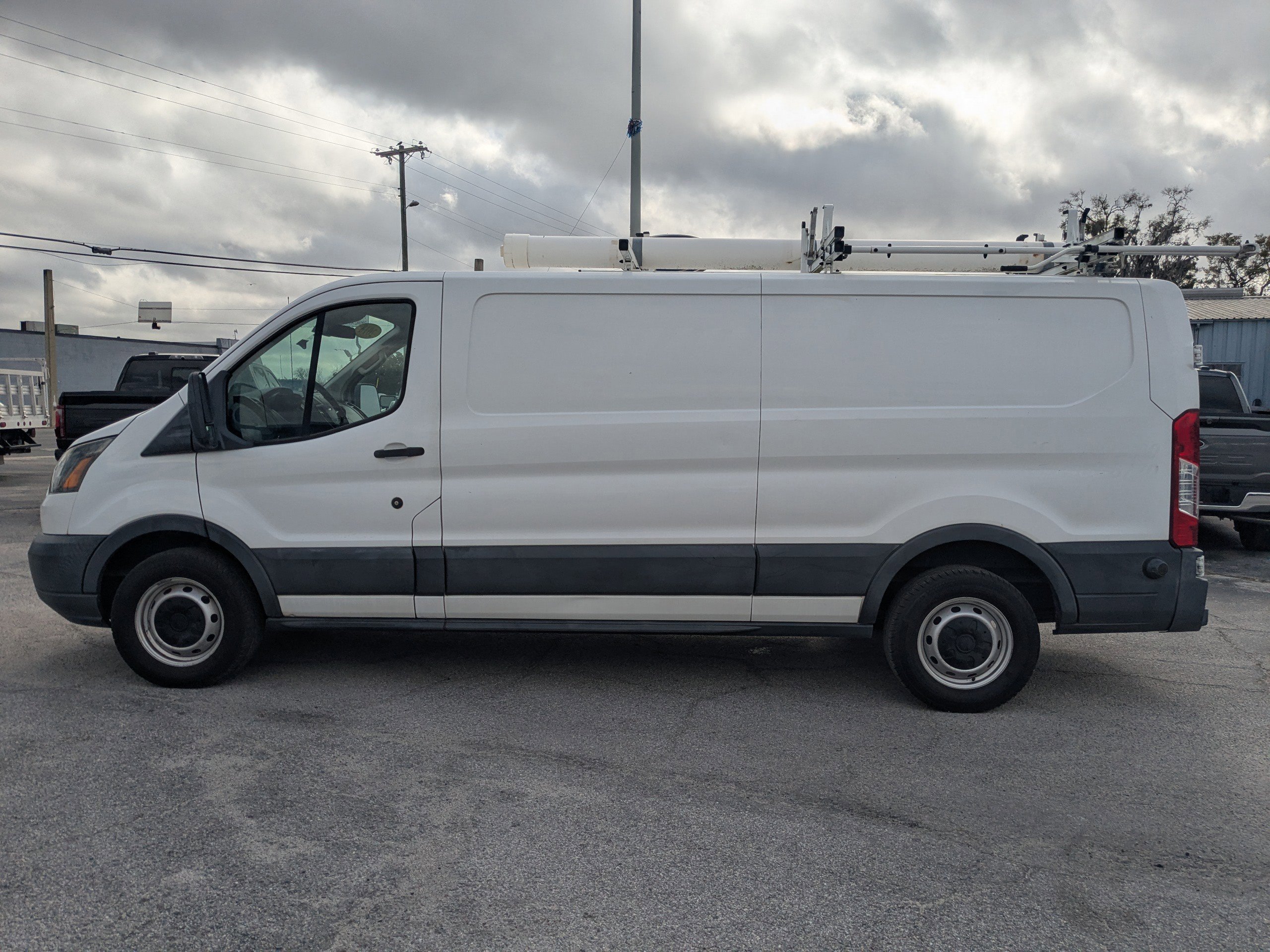 Certified 2018 Ford Transit 350 148 Low Roof image 2