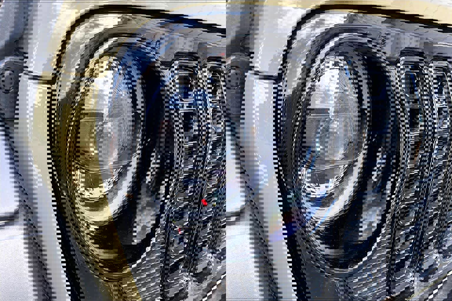 Used 2025 Jeep Wrangler Willys image 30