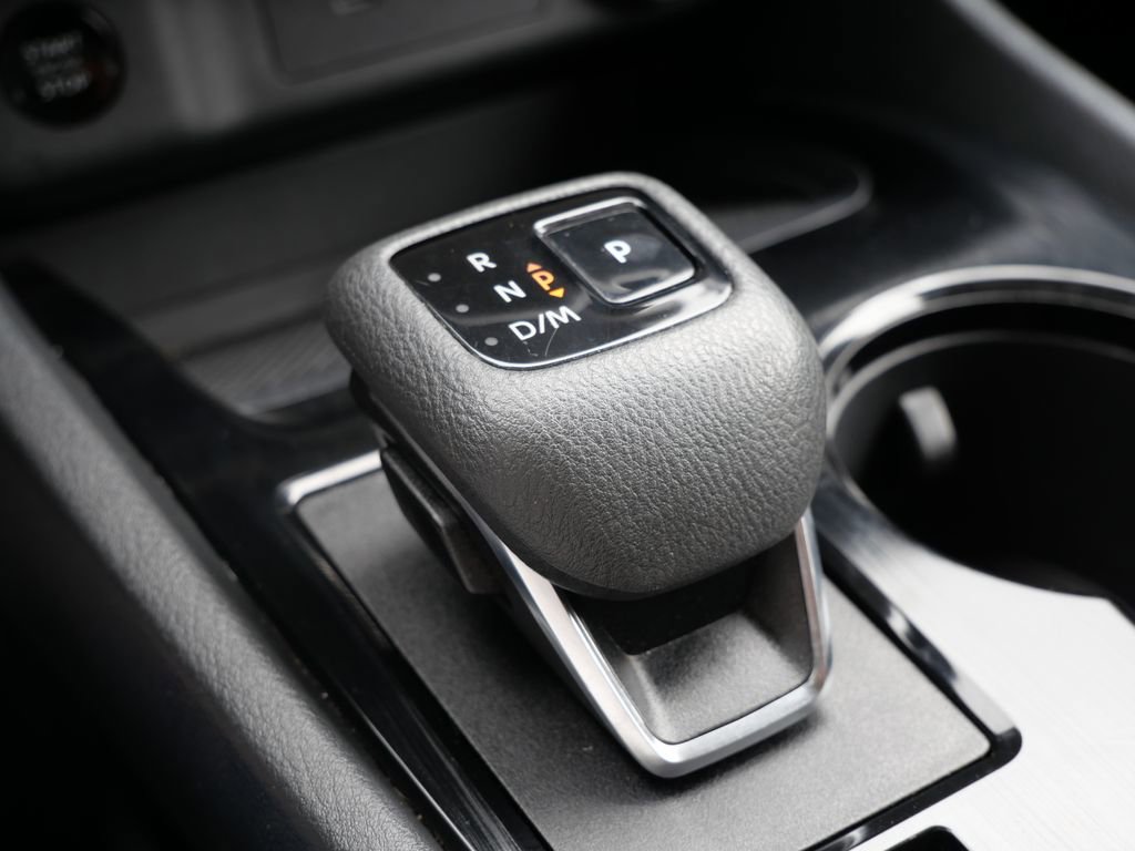 Used 2024 Nissan Rogue SV AWD/4WD image 32