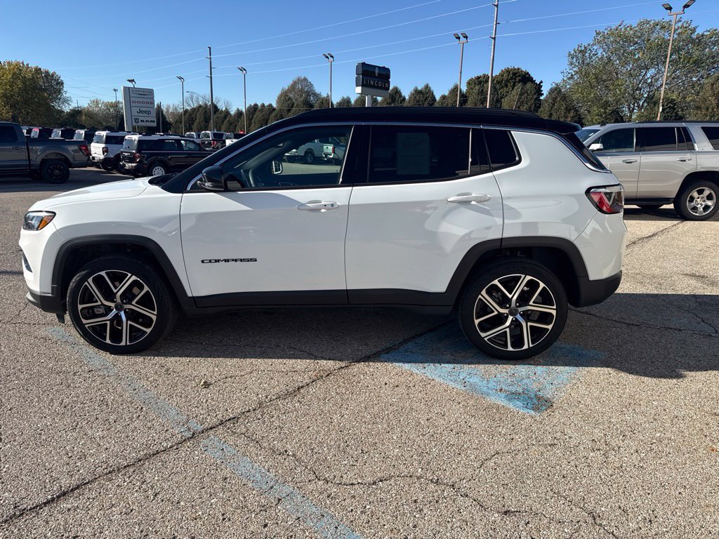 Used 2025 Jeep Compass Limited AWD/4WD image 6