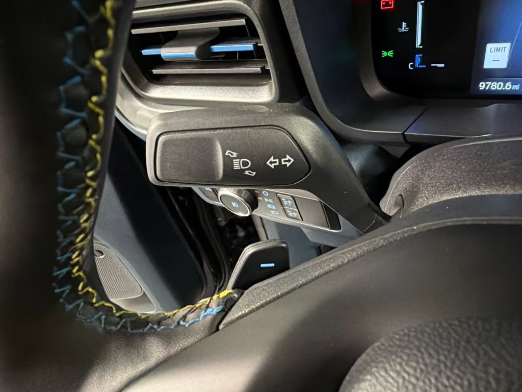 Certified 2025 Ford Maverick Lobo AWD/4WD image 19