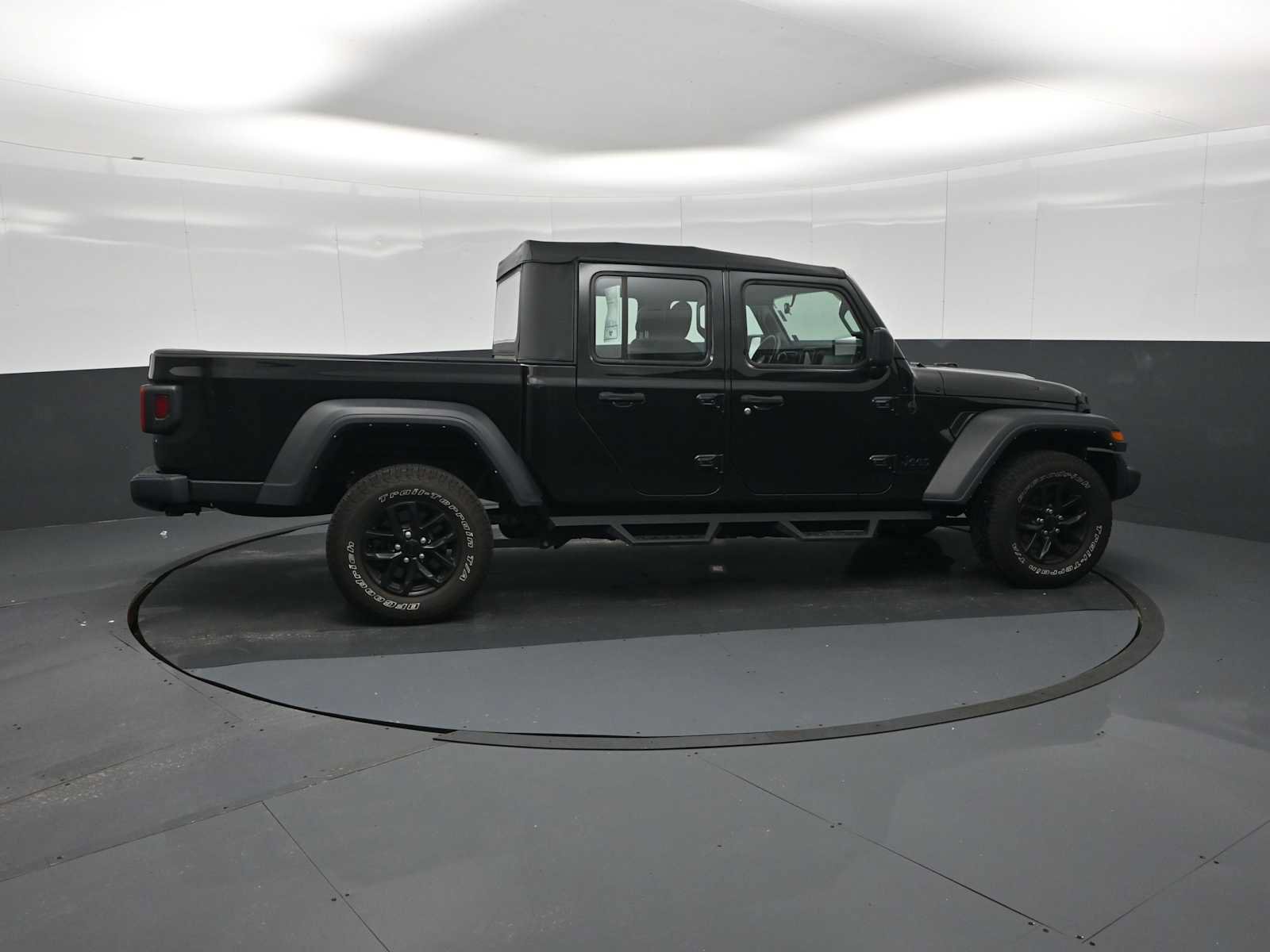 Used 2022 Jeep Gladiator Sport w/ Trailer Tow Package AWD/4WD image 9