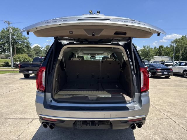 Used 2023 GMC Yukon XL Denali AWD/4WD image 8