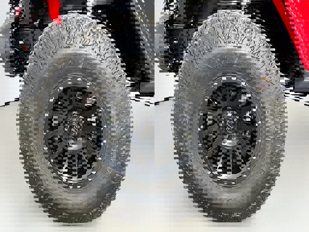 Used 2022 Jeep Wrangler Unlimited Rubicon w/ Steel Bumper Group image 8