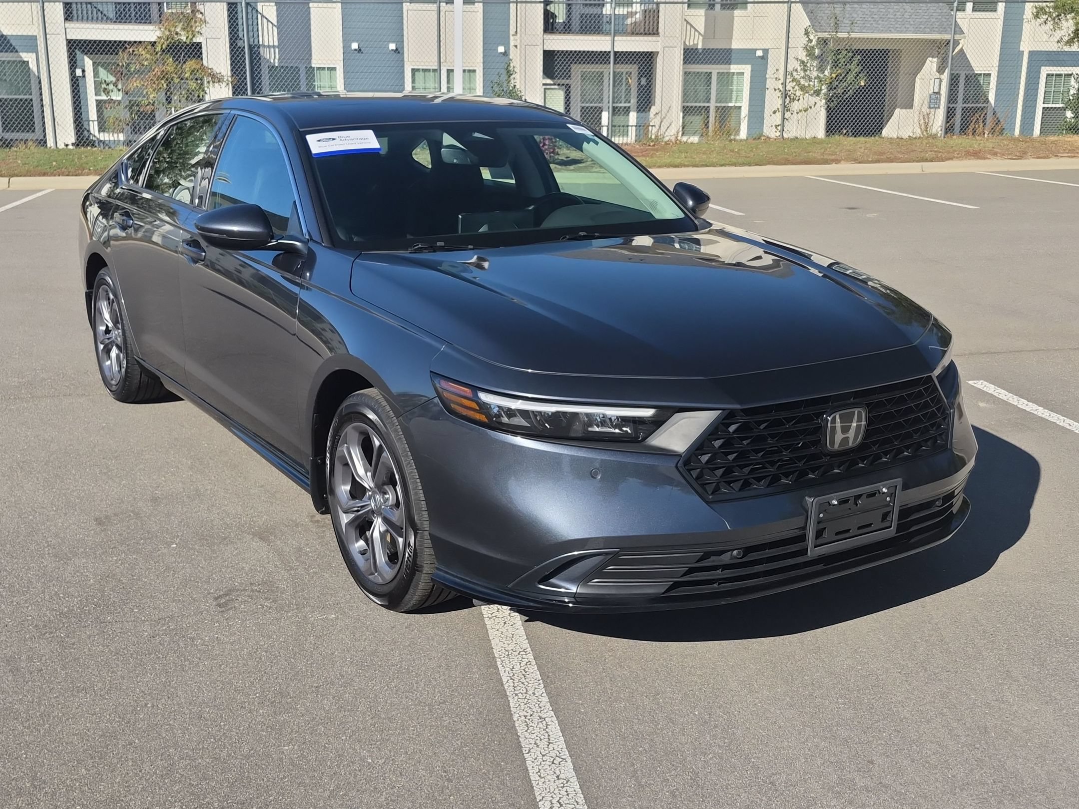 Used 2025 Honda Accord EX-L image 2