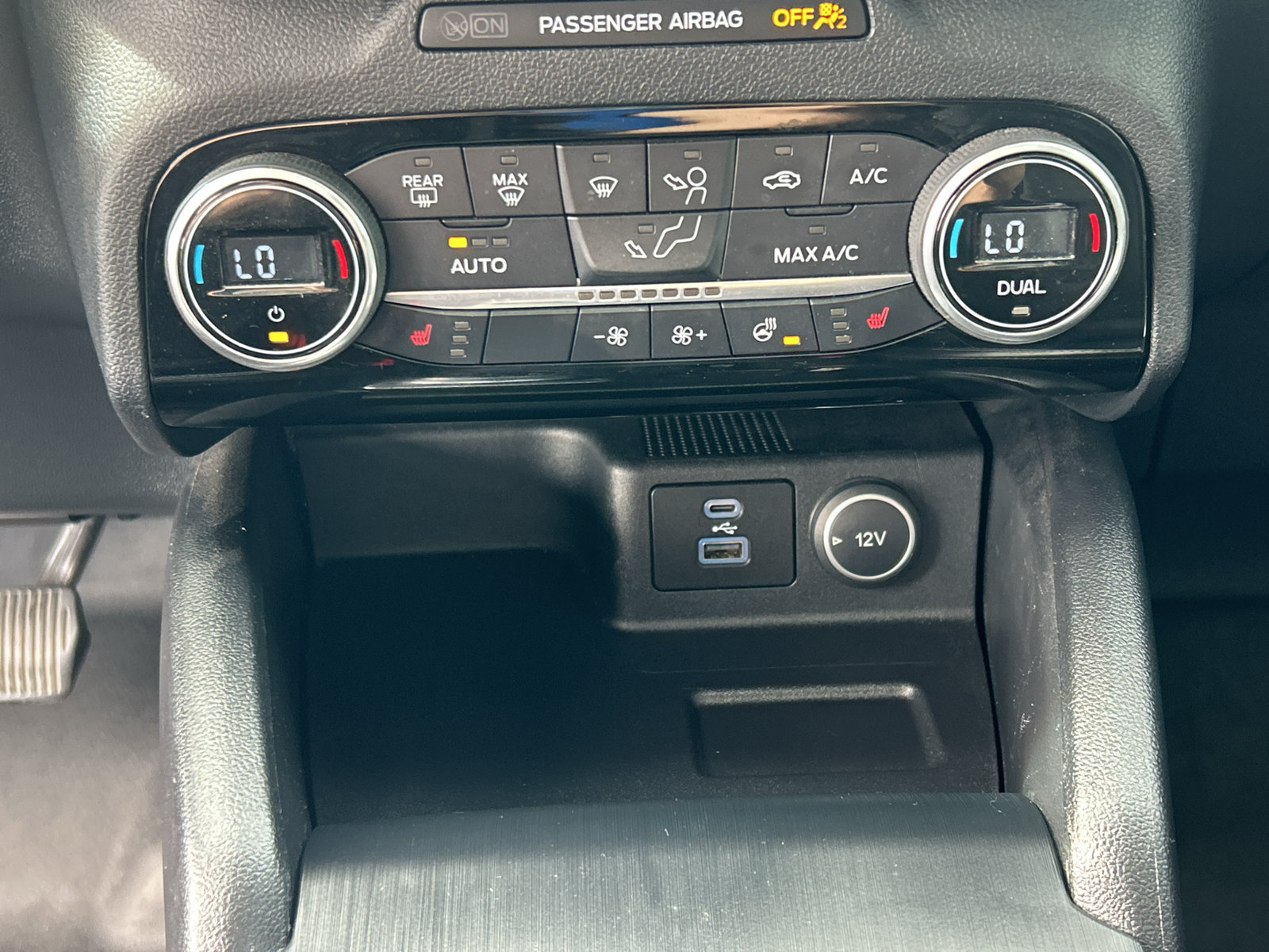 Certified 2021 Ford Escape Titanium AWD/4WD image 23