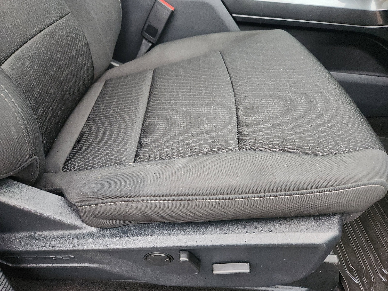 Certified 2022 Ford F150 XLT w/ Equipment Group 302A High image 35