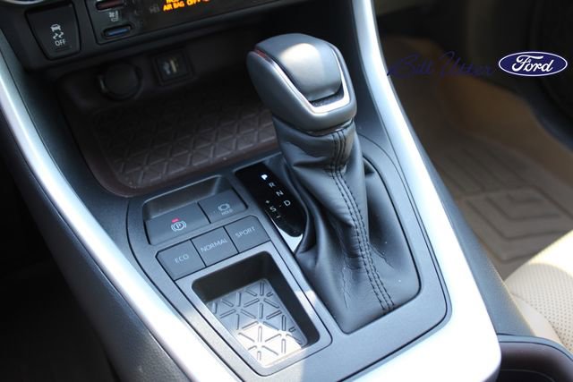 Used 2025 Toyota RAV4 Limited FWD image 19